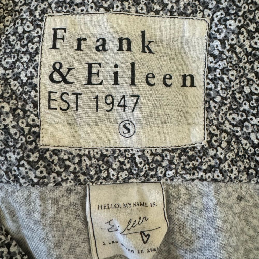 Frank & Eileen Floral Button Down Top - Picture 10 of 11